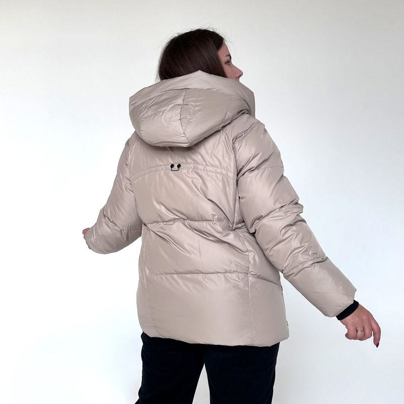 Куртка жіноча бежева Grace, 56